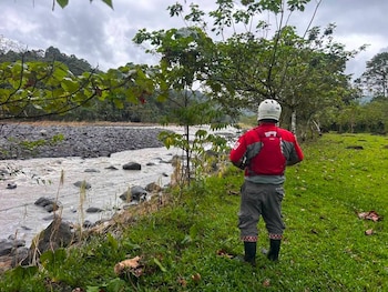 El Ministerio de Educación Pública de Costa Rica suspendió las clases presenciales en 11 centros educativos. (Cortesía: Cruz Roja Costarricense)
