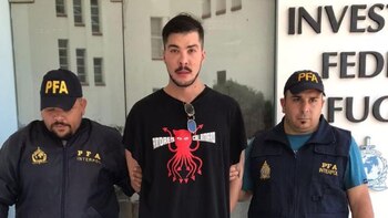 Detuvieron a un famoso cantante