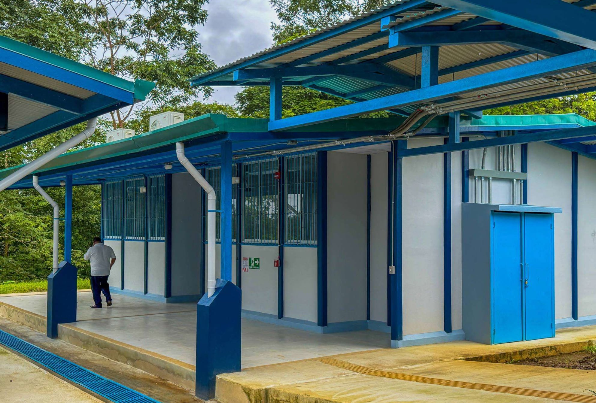 Actualmente, 201 centros educativos de Limón reciben atención mediante recursos superiores a ₡39.345 millones (USD 86,79 millones). Crédito: MEP