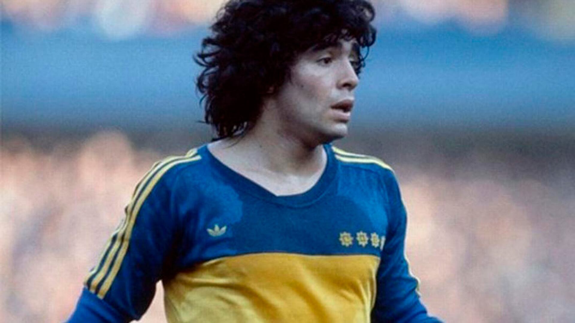 Diego Maradona con la icónica camiseta de Boca Juniors de 1981