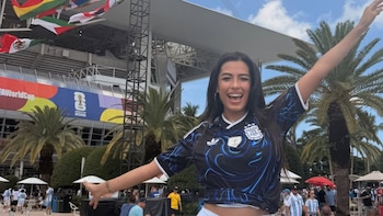 La foto viral de la ex Gran Hermano alentando a la selección en Miami: “Viva Argentina”