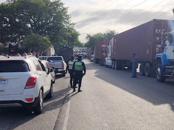 Los bloqueos en Guatemala interrumpieron rutas principales este 7 de septiembre en la segunda semana de protestas por el alza de los combustibles y la canasta básica.