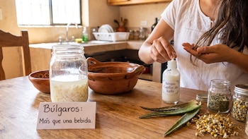 Búlgaros de leche en el cabello: el remedio casero poco conocido que da brillo y vida a tu pelo
