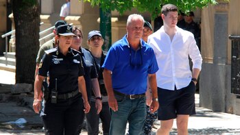 De blanco, el remero Pablo