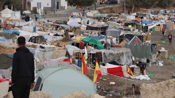 Ceuta sigue sin recuperar la normalidad: la desesperación y los altercados entre migrantes aumentan mientras crecen los discursos racistas y el clima de violencia