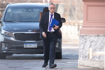 Senadores - Casa Rosada - Manuel Adorni - Mario Lugones