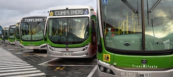 Bogotá incorporó 50 buses articulados duales 100% eléctricos para la operación en troncales de Transmilenio y vías mixtas - crédito Transmilenio