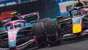 La caótica largada del GP de Miami de F1: el trompo de Verstappen que benefició a Colapinto y el toque con Hamilton