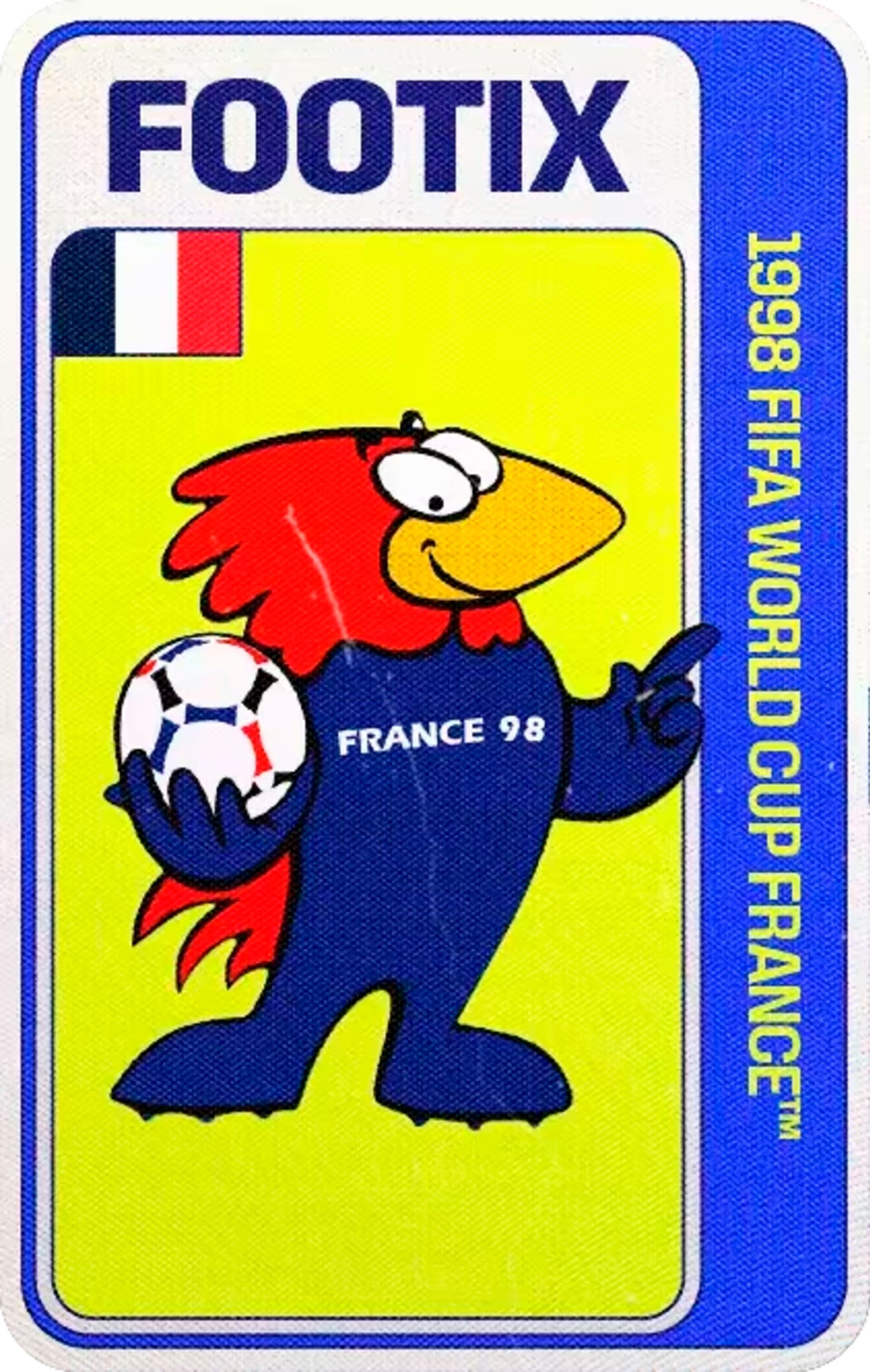 El gallo azul de Francia 98 unió tradición nacional y modernidad al gritar “FRANCE 98” en su camiseta (FIFA)
