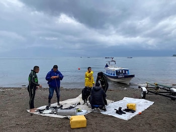Un helicóptero Airbus Helicopters EC 30 cayó al Lago de Atitlán con siete personas a bordo tras despegar del Aeropuerto Internacional La Aurora.