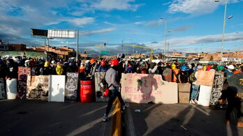 Buga: enfrentamientos entre ESMAD y