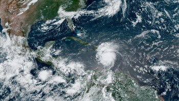 El riesgo de huracán impulsó