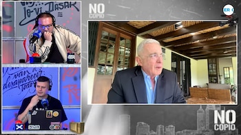Álvaro Uribe se enfrentó a entrevistadores “mamertos” para defender su inocencia: también habló de su relación con Abelardo de la Espriella