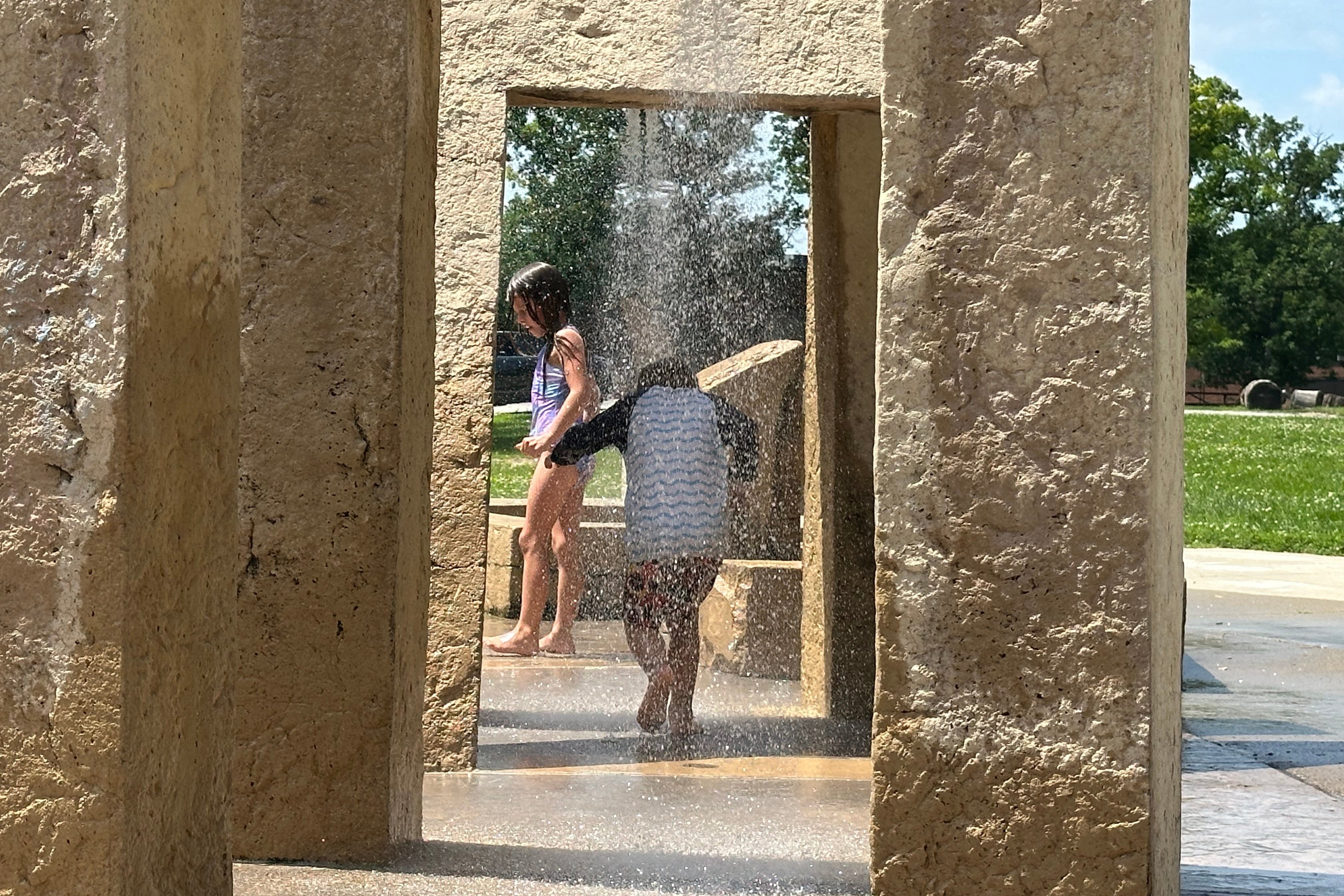 El calor extremo es la principal causa de muerte por fenómenos meteorológicos en Estados Unidos y provoca unas 2.000 muertes al año, según la NOAA y los CDC. (AP Foto/Hannah Fingerhut)