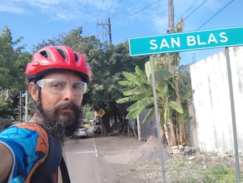 Gerardo Rojano Galván “Coloso” completó un cruce de norte a sur por México, de Los Algodones, Baja California, a Ciudad Hidalgo, Chiapas, en 4 mil 94 kilómetros.