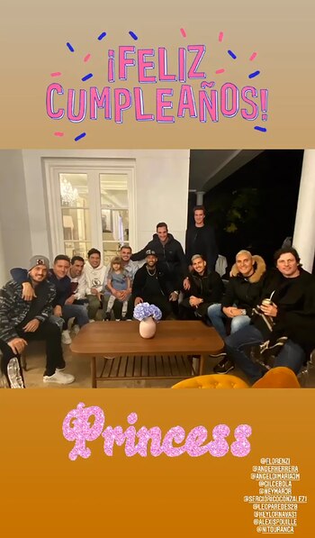 Mauro Icardi con sus amigos