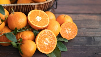 Los cinco beneficios de comer naranjas para cuidar la salud cada día: de fortalecer las defensas a mejorar la piel