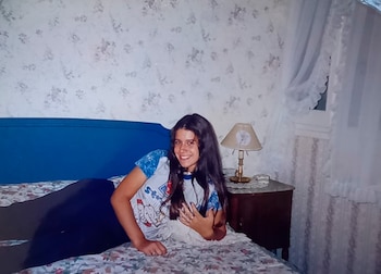 Su hija María Celeste Peón,