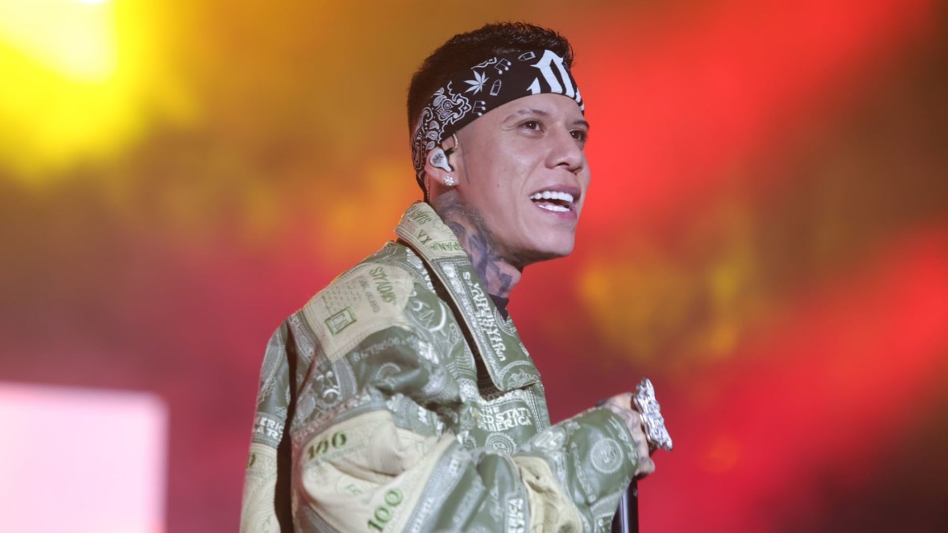 Su propuesta musical fusiona hip hop, trap, cumbia y regional mexicano. La revista Rolling Stone lo ubicó en el puesto 31 de su lista de los 50 grandes raperos en la historia del rap en español. Crédito: Cuartoscuro
