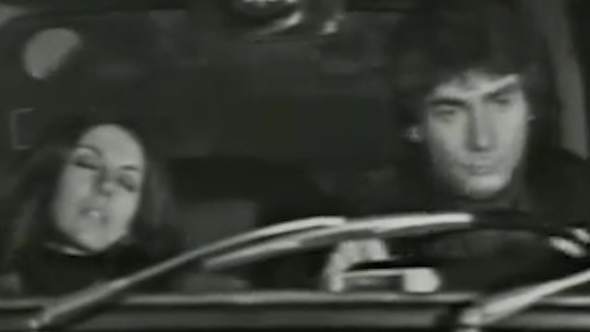Nora Carpena y Claudio Garcia Satur en Rolando Rivas, taxista (1972)