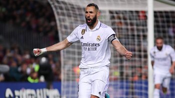 Karim Benzema confirmó su salida