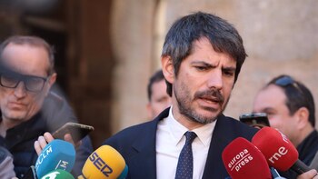 Sumar reclama responsabilidad a los grupos para apoyar el decreto anti-aranceles y critica la actitud del PP
