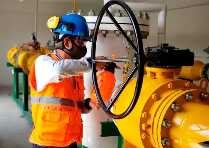 Este tipo de combustible destaca por su habilidad para convertirse en líquido a presiones bajas, lo que permite que sea almacenado y transportado de manera más sencilla en estado líquido. Foto: Bafer SAC