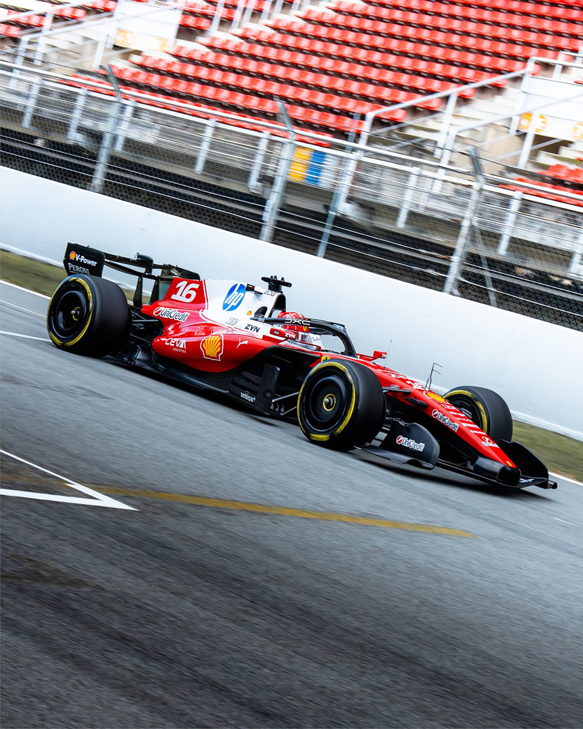 Charles Leclerc salió a pista con la Ferrari en el primer turno del martes