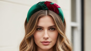 Vinchas, pinzas y ganchos: guía para elegir el accesorio ideal según tu tipo de cabello