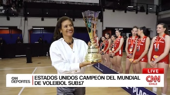 Cecilia Tait, protagonista en la premiación del Mundial Sub 17 de Vóley: entregó medallas y trofeo a la selección campeona
