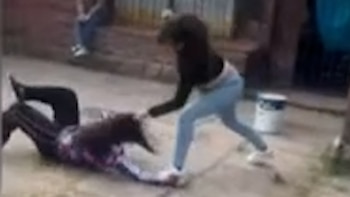 Violencia escolar en Mar del Plata: una alumna atacó a una compañera discapacitada