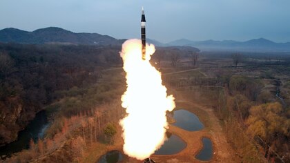 El régimen de Corea del Norte disparó un misil balístico no identificado al mar de Japón