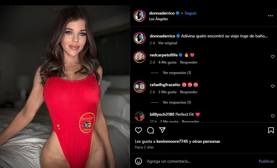 Donna D’Errico lució su icónico traje de baño de