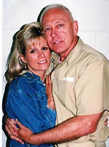 MacDonald con Kathryn Kurich, con