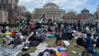 Un donante millonario corta su