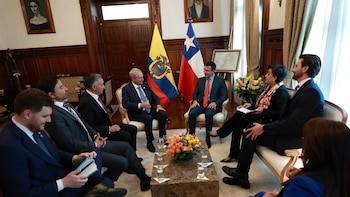 Kast plantea a Noboa la