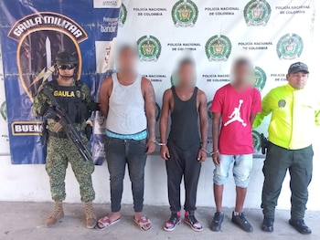 Las órdenes de captura incluyen presuntos delitos de homicidio agravado y hurto calificado y agravado - crédito Armada