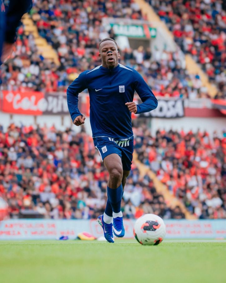 Reimond Manco recordó que Luis Advíncula ya enfrentó momentos difíciles con la Alianza Lima y destacó su capacidad para reaccionar. El exvolante confía en que el lateral vuelva a levantarse. (Alianza Lima)