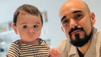 Abel Pintos sorprendió por el remedio casero que usó para aliviar la tos de su hijo: “Síganme para más consejos”