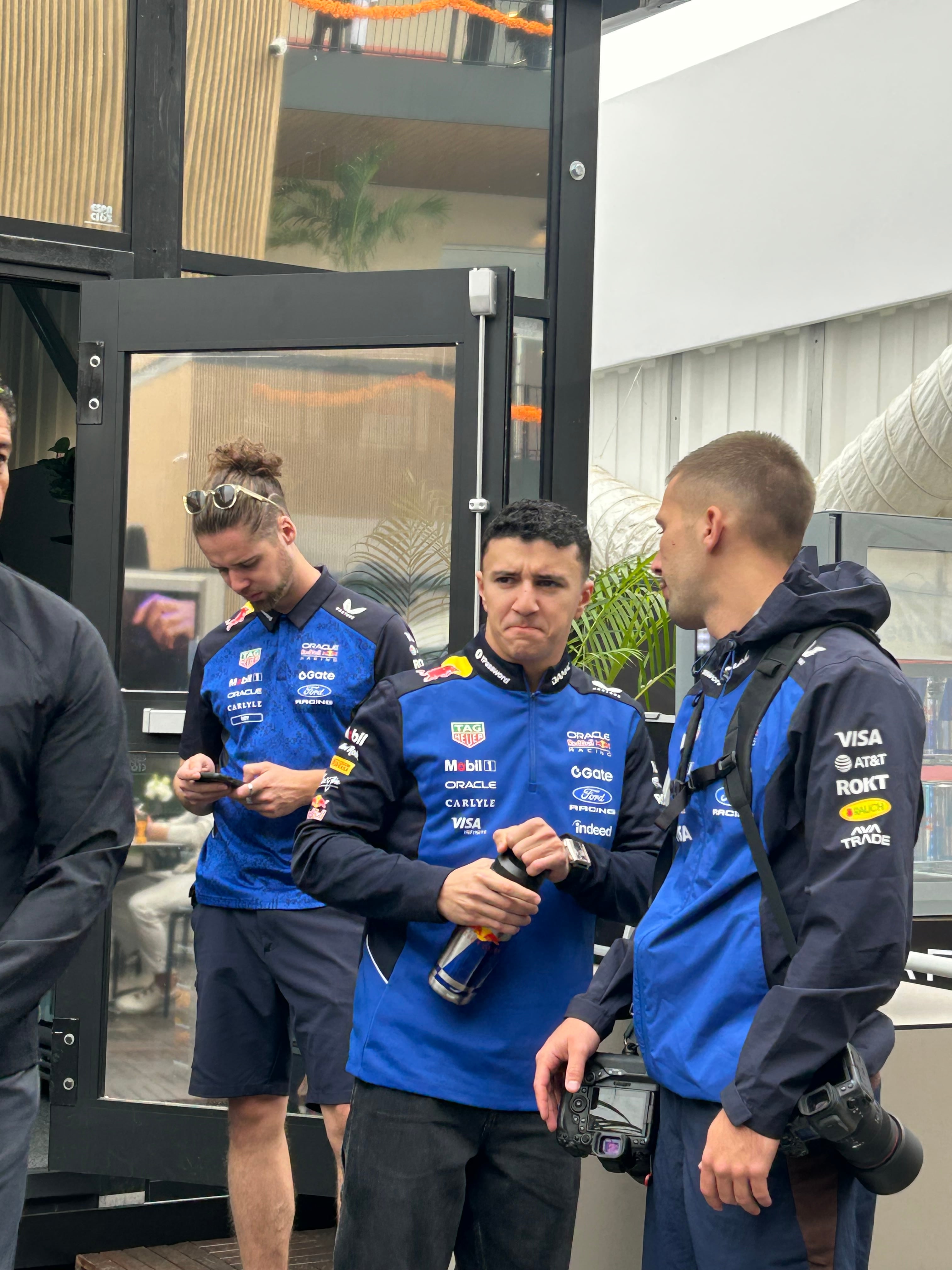 Isack Hadjar llegando al GP de México 2026 (Luis Mote Nava/Néstor Hernández Molina)