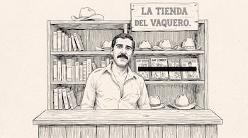 Un hombre con bigote detrás de un mostrador de madera, una estantería detrás con libros, sombreros de vaquero y revistas para adultos censuradas.
