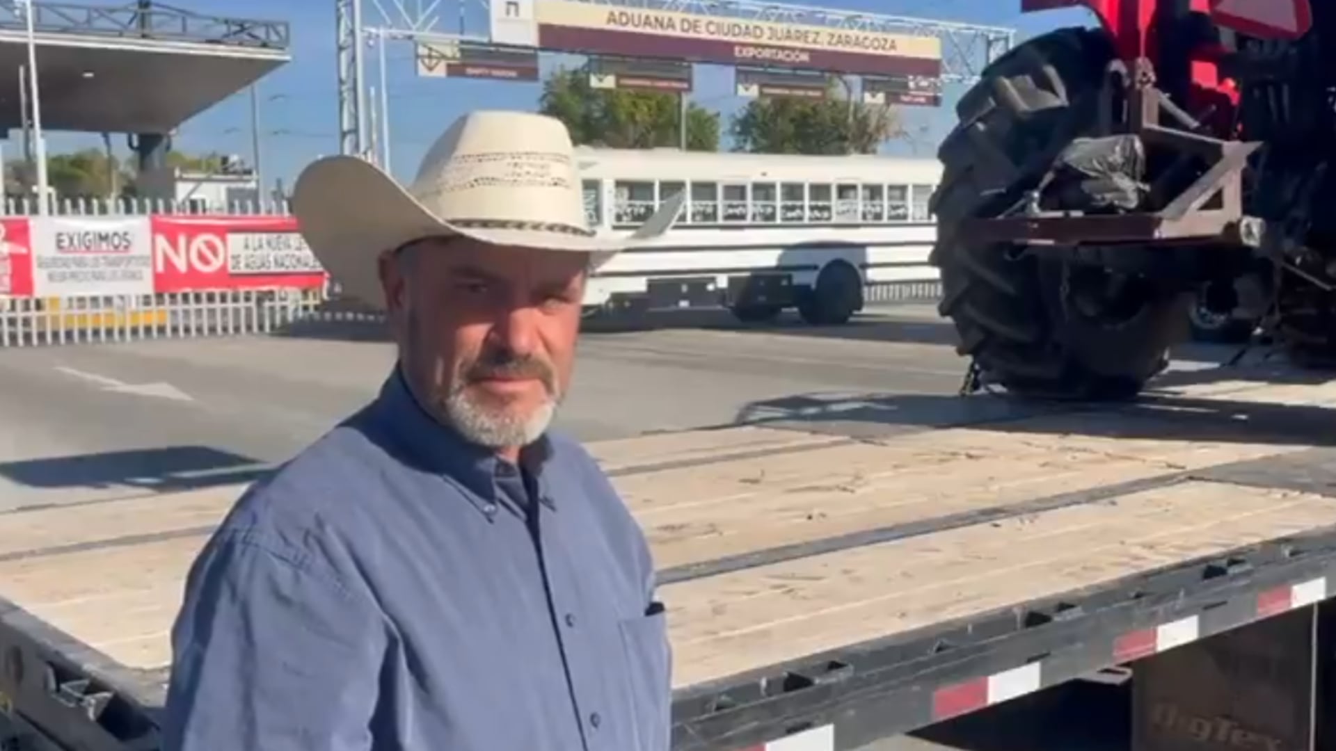 El activista señaló que las intimidaciones fueron realizadas en la casa de su sobrino. Crédito: X - @AdrianLebaron