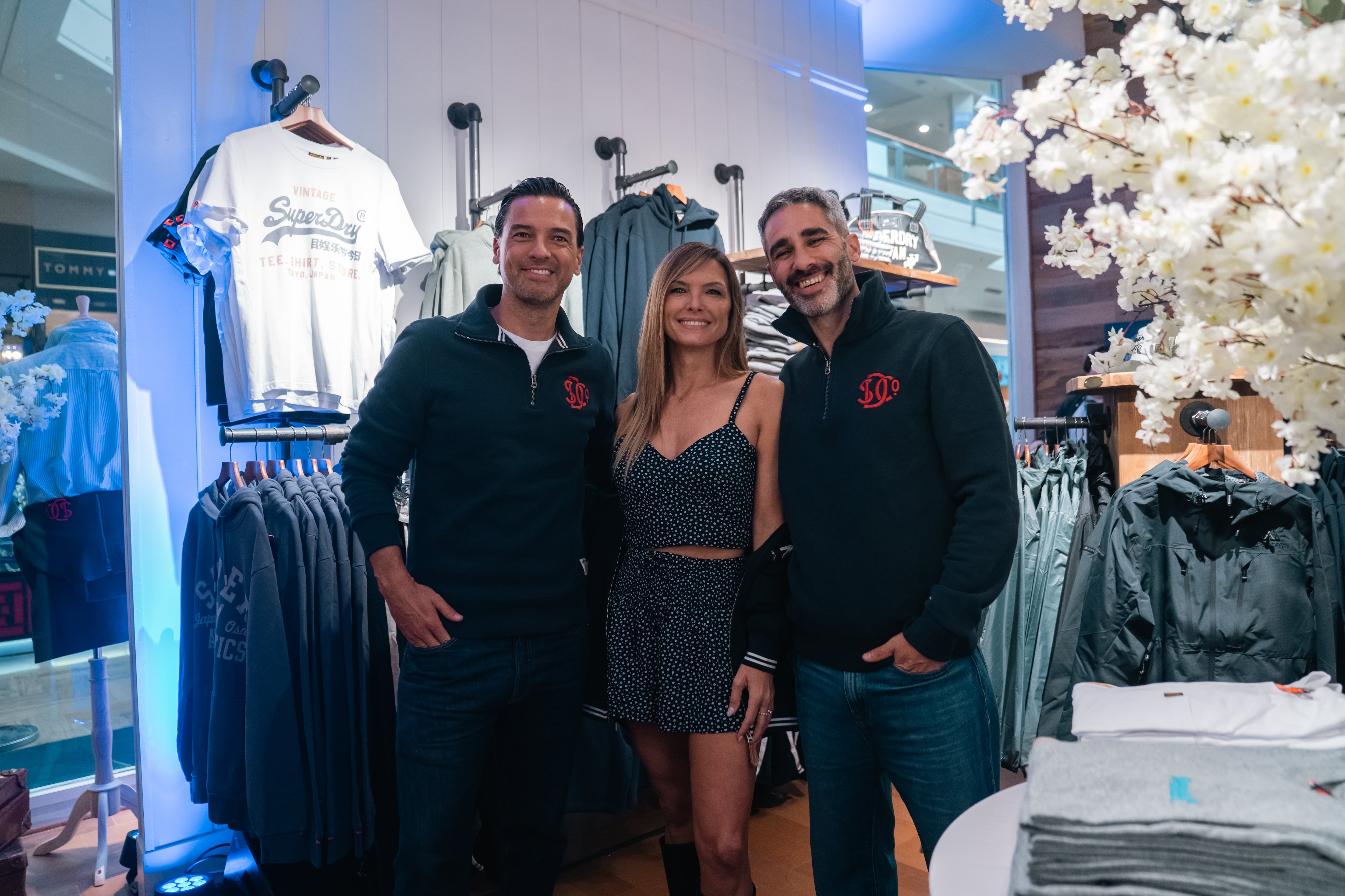 Chino Leunis, Sofía Zamolo y el Pollo Alvarez (Superdry & Co)