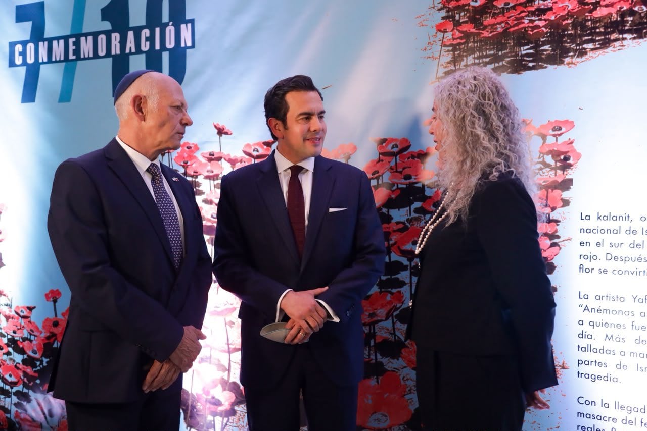 Durante su discurso, el ministro señaló que el Gobierno adoptó la definición de antisemitismo de la Alianza Internacional para el Recuerdo del Holocausto - crédito (@Rodrigo_Lara_/X)