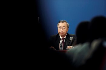 En agosto de este año se dio a conocer que Liu Jingzhen, el presidente de la empresa estatal China National Biotec Group, parte de la farmacéutica Sinopharm, aseguró que la vacuna contra el coronavirus en la que trabaja el grupo estará lista “probablemente en diciembre” (REUTERS)