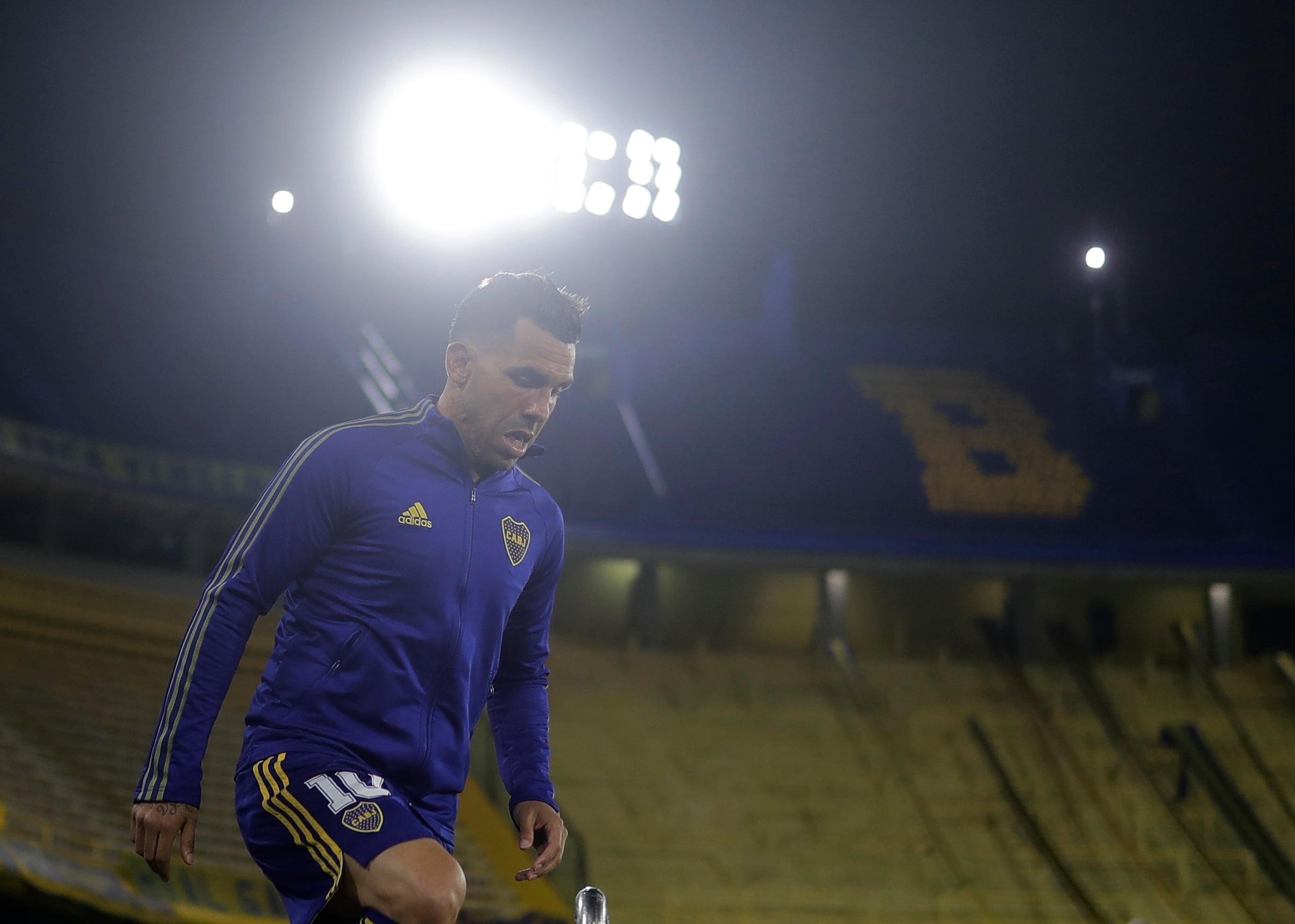 Carlos Tevez volvería a jugar en la Bombonera en diciembre (REUTERS/Juan Ignacio Roncoroni)