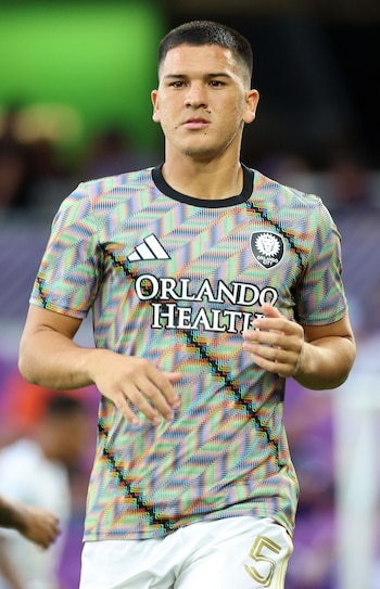 César Araújo, mediocampista uruguayo ex