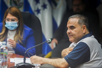 El expresidente salvadoreño Elías Antonio Saca podía dejar el penal Mariona desde el 27 de octubre de 2026, aunque autoridades penitenciarias y su defensa no confirmaron que la orden hubiera sido ejecutada. REUTERS/Jose Cabezas