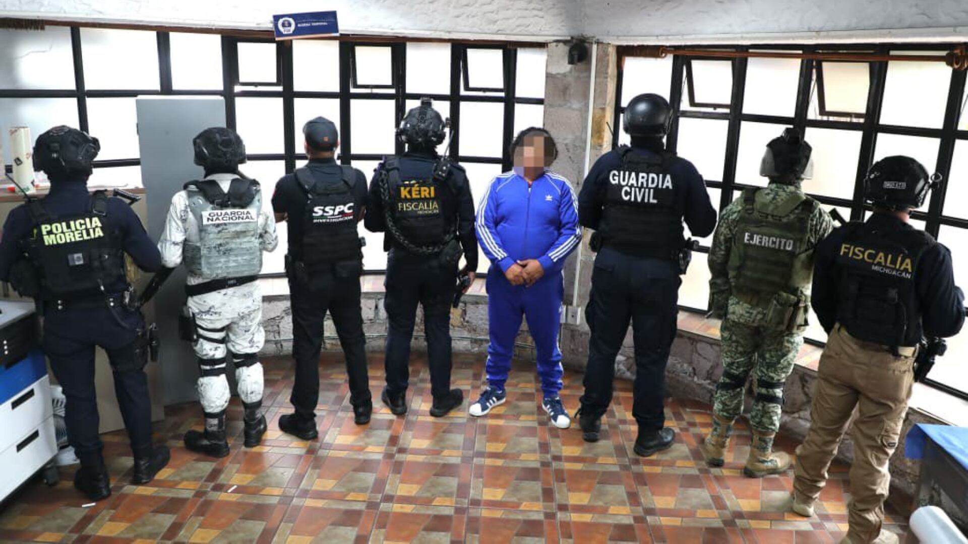 Le fue asegurado un vehículo con alteraciones en sus medios de identificación. Crédito: FGE Michoacán
