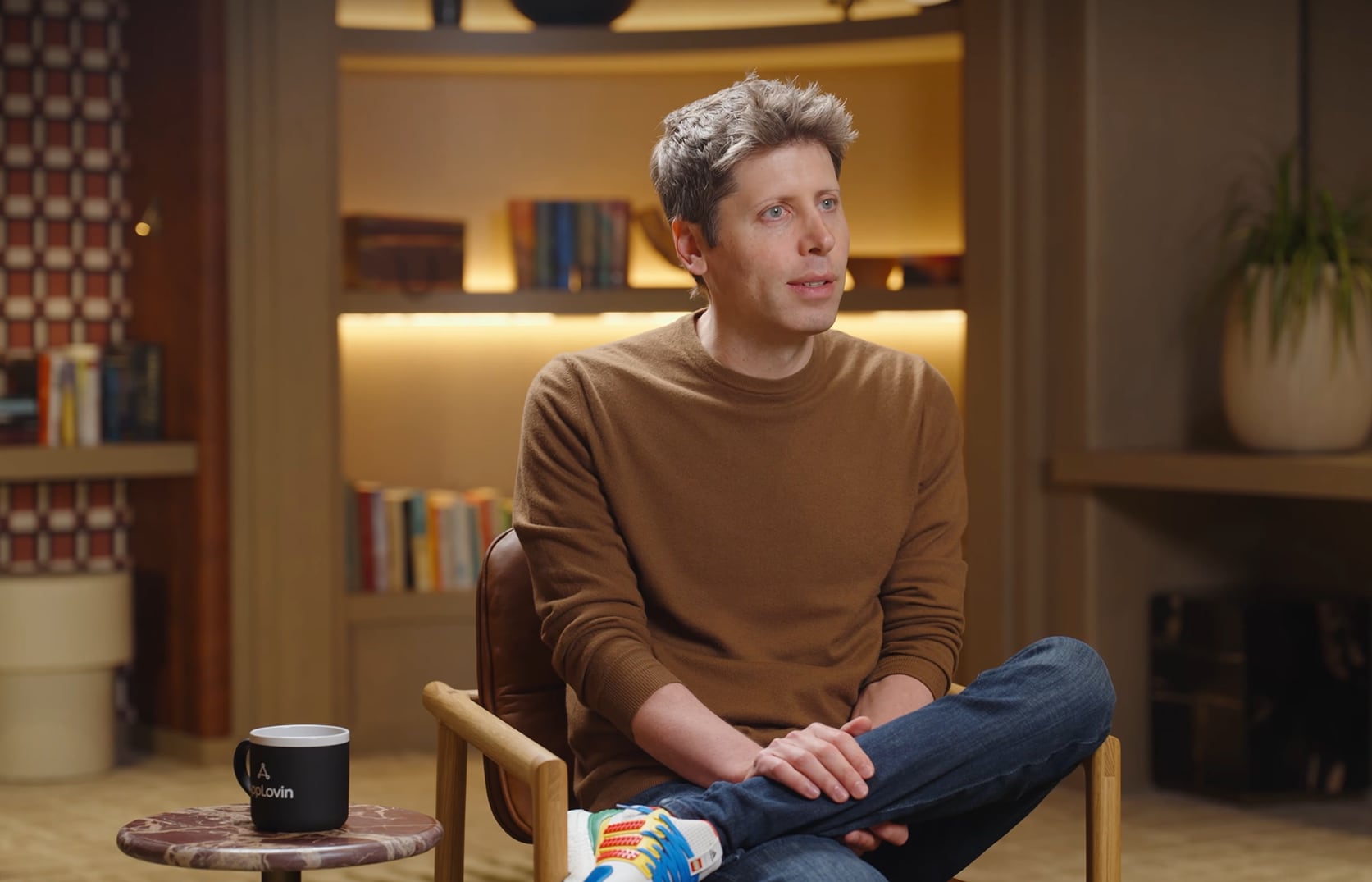 Sam Altman: los centros de datos pueden ubicarse lejos y enviar resultados a todo el mundo - (Captura de video: YouTube/@DavidSenra)